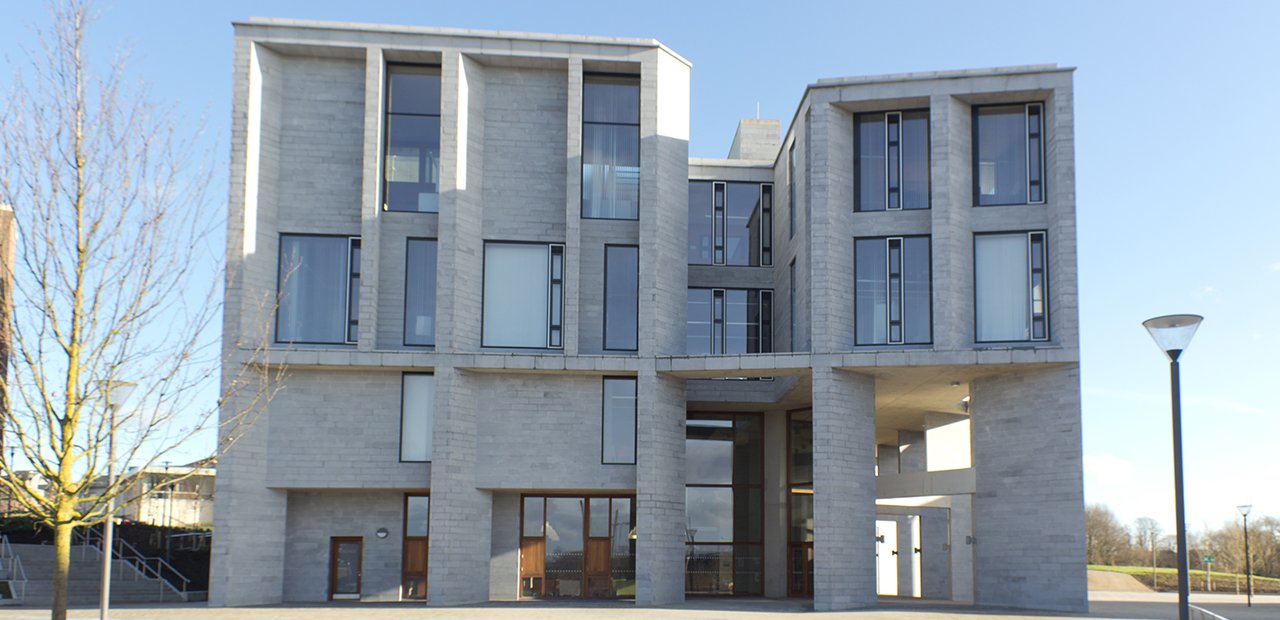 UNIVERSITY OF LIMERICK MEDICAL SCHOOL & STUDENT ACCOMMODATION